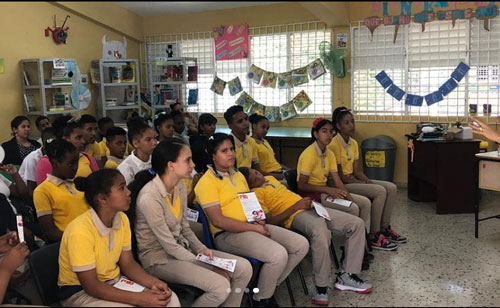 Charla de Ahorro a 35 jóvenes en la escuela Claridilia Cepín